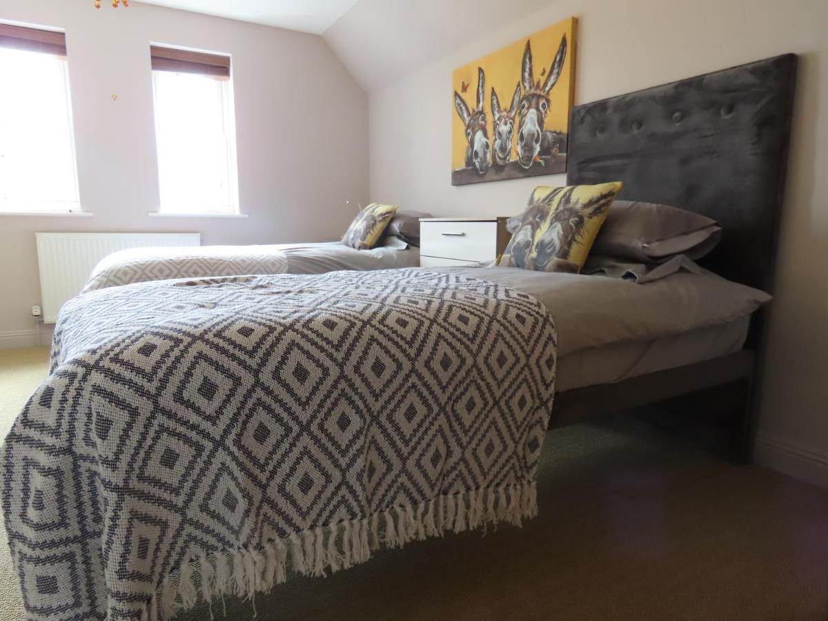 Entire Seaside Luxury Home With On Site Parking! Poole Ngoại thất bức ảnh