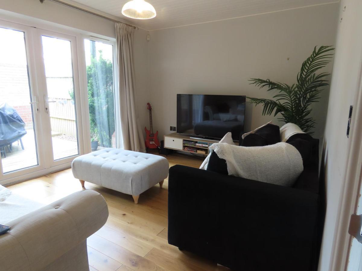 Entire Seaside Luxury Home With On Site Parking! Poole Ngoại thất bức ảnh