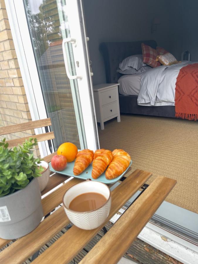 Entire Seaside Luxury Home With On Site Parking! Poole Ngoại thất bức ảnh