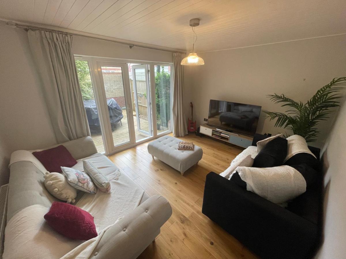 Entire Seaside Luxury Home With On Site Parking! Poole Ngoại thất bức ảnh